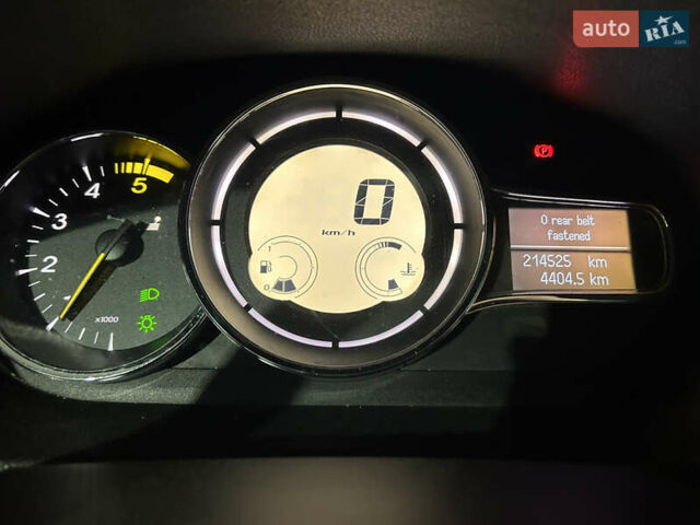Рено Меган, объемом двигателя 1.5 л и пробегом 214 тыс. км за 7250 $, фото 26 на Automoto.ua
