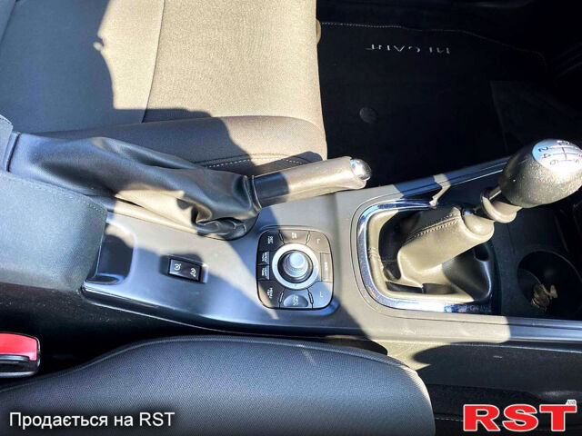 Рено Меган, объемом двигателя 1.5 л и пробегом 256 тыс. км за 7500 $, фото 12 на Automoto.ua