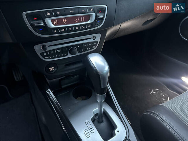 Рено Меган, объемом двигателя 1.5 л и пробегом 220 тыс. км за 9800 $, фото 38 на Automoto.ua