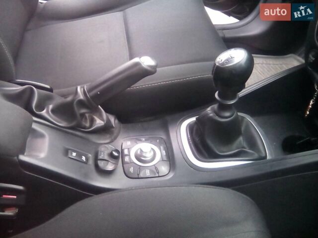 Рено Меган, объемом двигателя 1.5 л и пробегом 300 тыс. км за 7500 $, фото 20 на Automoto.ua