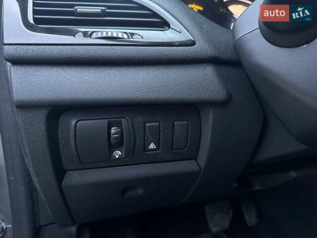 Рено Меган, объемом двигателя 1.5 л и пробегом 220 тыс. км за 9800 $, фото 36 на Automoto.ua
