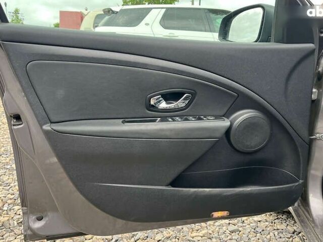 Рено Меган, объемом двигателя 1.5 л и пробегом 245 тыс. км за 7700 $, фото 9 на Automoto.ua