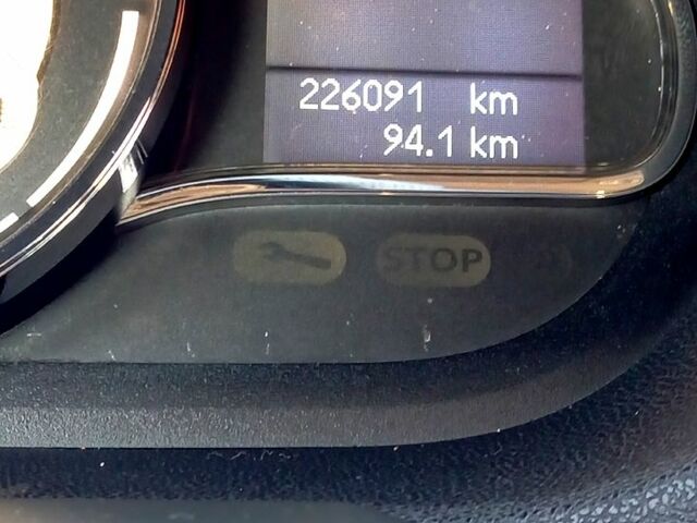Рено Меган, объемом двигателя 15 л и пробегом 226 тыс. км за 8200 $, фото 7 на Automoto.ua