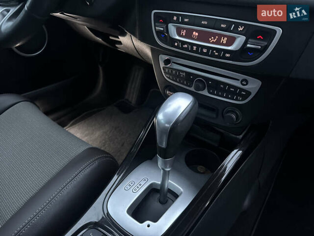 Рено Меган, объемом двигателя 1.5 л и пробегом 220 тыс. км за 9800 $, фото 52 на Automoto.ua