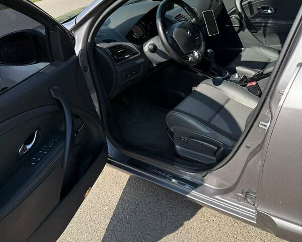 Рено Меган, объемом двигателя 1.5 л и пробегом 288 тыс. км за 7900 $, фото 9 на Automoto.ua