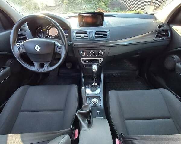 Рено Меган, объемом двигателя 1.46 л и пробегом 285 тыс. км за 6999 $, фото 8 на Automoto.ua