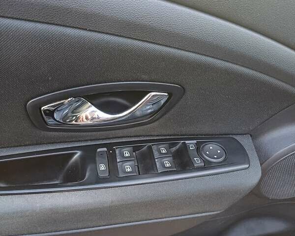 Рено Меган, объемом двигателя 1.46 л и пробегом 317 тыс. км за 6900 $, фото 10 на Automoto.ua