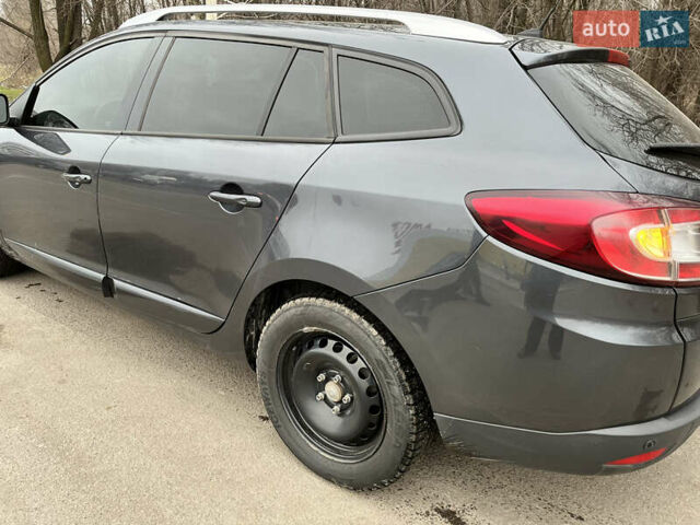 Рено Меган, объемом двигателя 1.46 л и пробегом 320 тыс. км за 8600 $, фото 6 на Automoto.ua