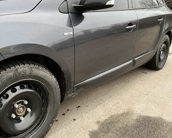 Рено Меган, объемом двигателя 1.46 л и пробегом 320 тыс. км за 8600 $, фото 7 на Automoto.ua