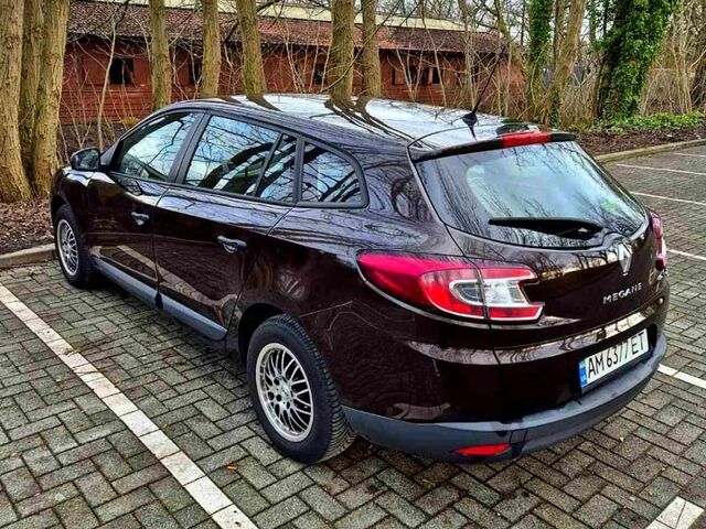 Рено Меган, объемом двигателя 1.5 л и пробегом 248 тыс. км за 6500 $, фото 1 на Automoto.ua
