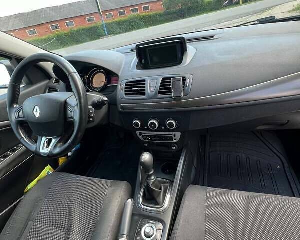 Рено Меган, объемом двигателя 1.5 л и пробегом 239 тыс. км за 8000 $, фото 17 на Automoto.ua