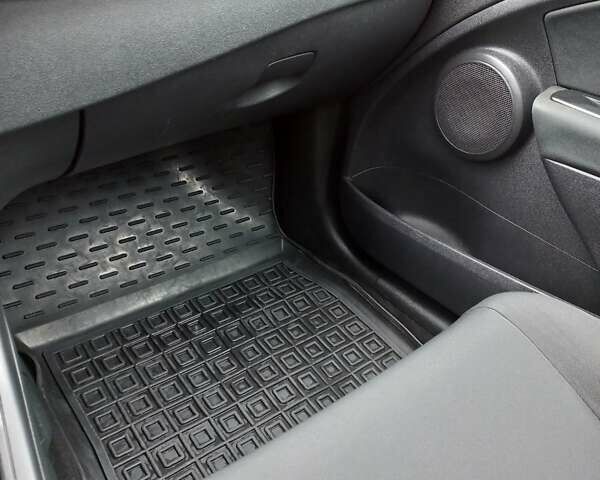 Рено Меган, объемом двигателя 1.46 л и пробегом 285 тыс. км за 6999 $, фото 17 на Automoto.ua