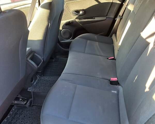 Рено Меган, объемом двигателя 1.46 л и пробегом 285 тыс. км за 6999 $, фото 24 на Automoto.ua