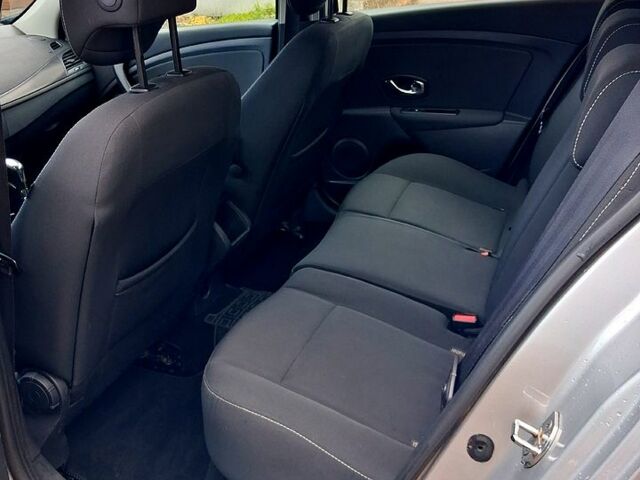 Рено Меган, объемом двигателя 1.5 л и пробегом 205 тыс. км за 7500 $, фото 4 на Automoto.ua