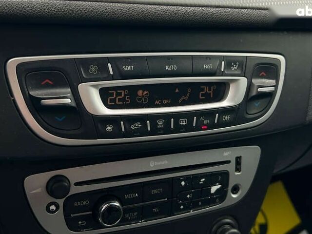 Рено Меган, объемом двигателя 1.5 л и пробегом 267 тыс. км за 6700 $, фото 17 на Automoto.ua