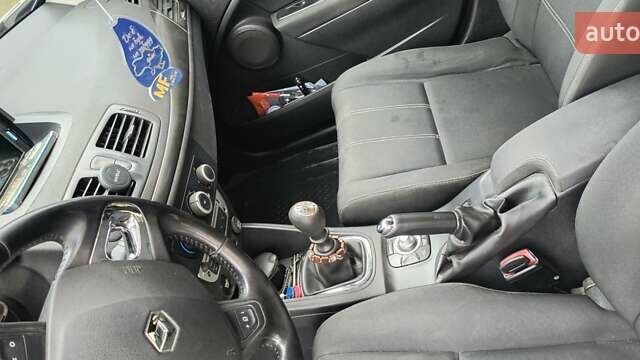 Рено Меган, объемом двигателя 1.46 л и пробегом 340 тыс. км за 7099 $, фото 4 на Automoto.ua
