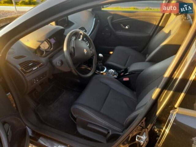 Рено Меган, объемом двигателя 1.5 л и пробегом 235 тыс. км за 9999 $, фото 10 на Automoto.ua