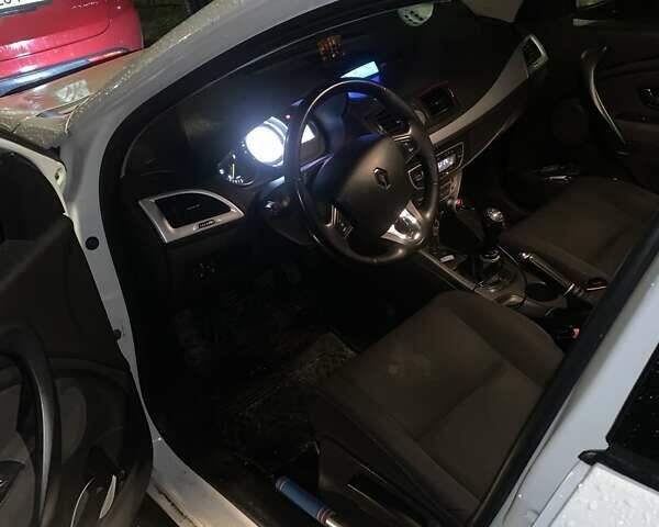 Рено Меган, объемом двигателя 1.5 л и пробегом 250 тыс. км за 7200 $, фото 6 на Automoto.ua