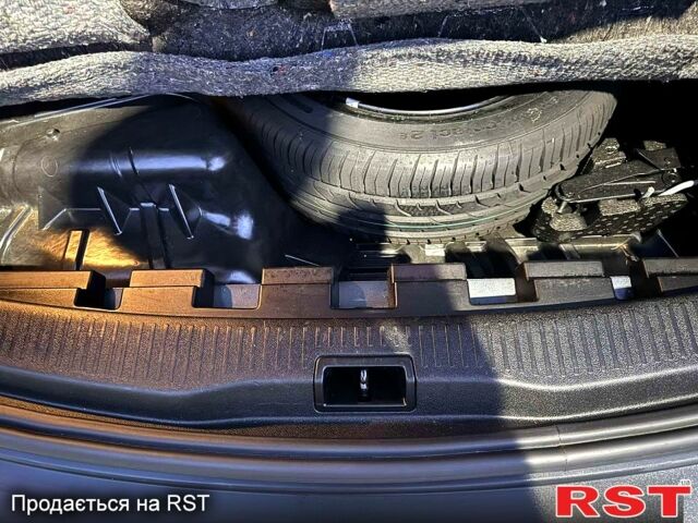 Рено Меган, объемом двигателя 1.5 л и пробегом 237 тыс. км за 9200 $, фото 4 на Automoto.ua