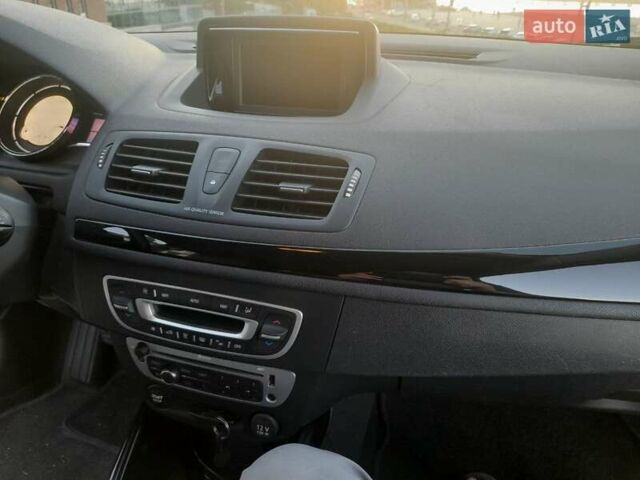 Рено Меган, объемом двигателя 1.5 л и пробегом 235 тыс. км за 9999 $, фото 16 на Automoto.ua