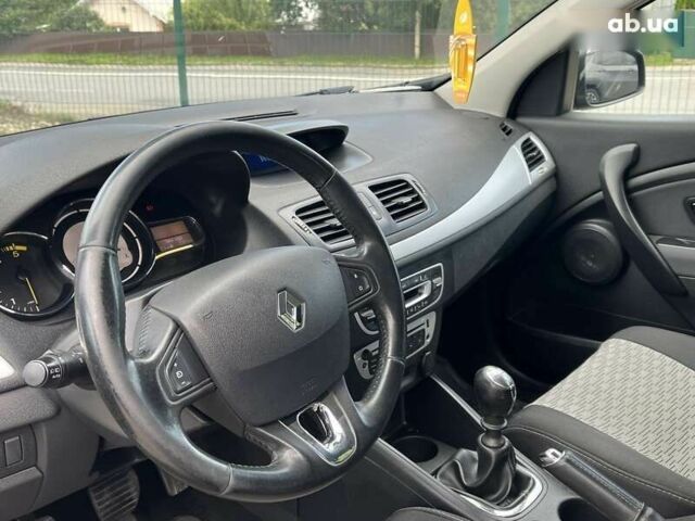 Рено Меган, объемом двигателя 1.5 л и пробегом 240 тыс. км за 7600 $, фото 9 на Automoto.ua