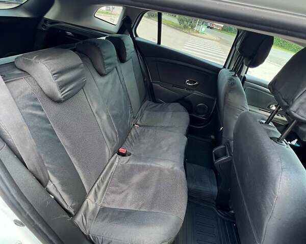 Рено Меган, объемом двигателя 1.5 л и пробегом 239 тыс. км за 8000 $, фото 12 на Automoto.ua