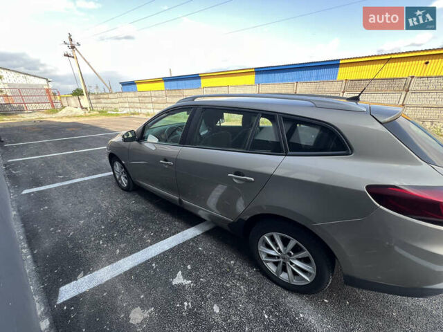 Рено Меган, объемом двигателя 1.5 л и пробегом 217 тыс. км за 7999 $, фото 2 на Automoto.ua