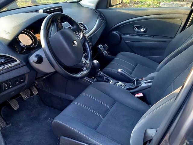 Рено Меган, объемом двигателя 15 л и пробегом 265 тыс. км за 8200 $, фото 3 на Automoto.ua