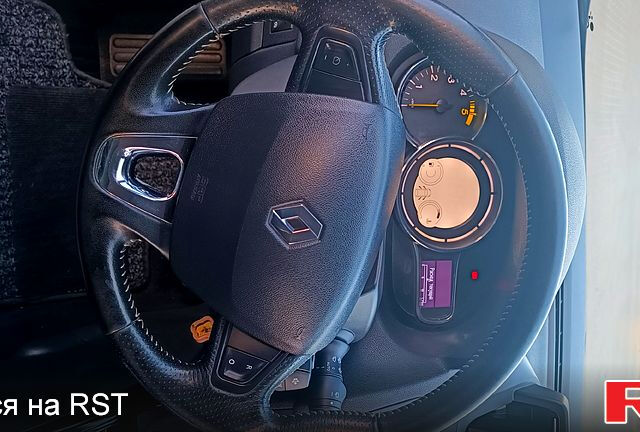 Рено Меган, объемом двигателя 1.5 л и пробегом 210 тыс. км за 8800 $, фото 6 на Automoto.ua