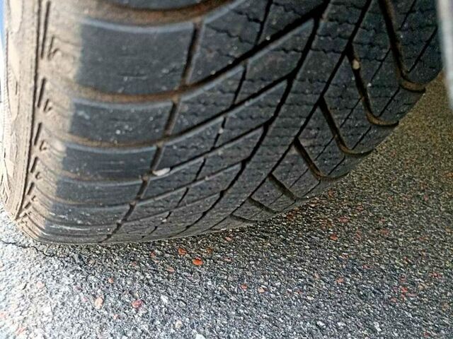 Рено Меган, объемом двигателя 1.5 л и пробегом 233 тыс. км за 8850 $, фото 3 на Automoto.ua