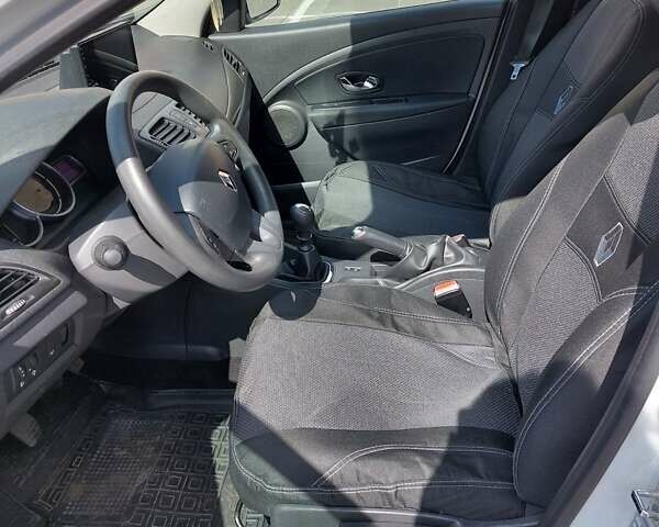 Рено Меган, объемом двигателя 1.5 л и пробегом 207 тыс. км за 8300 $, фото 15 на Automoto.ua