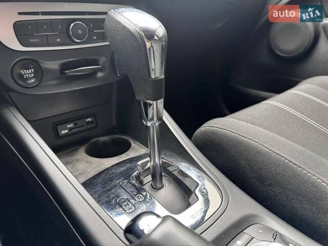 Рено Меган, объемом двигателя 1.5 л и пробегом 214 тыс. км за 8600 $, фото 12 на Automoto.ua