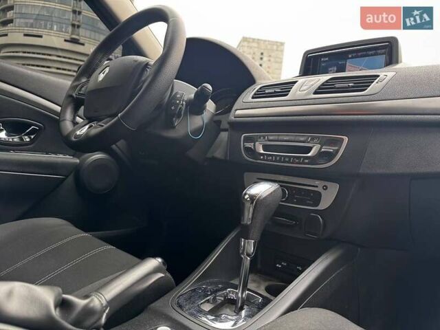Рено Меган, объемом двигателя 1.5 л и пробегом 214 тыс. км за 8600 $, фото 11 на Automoto.ua