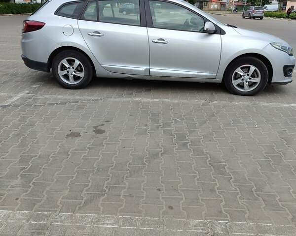 Рено Меган, объемом двигателя 1.46 л и пробегом 212 тыс. км за 9000 $, фото 4 на Automoto.ua