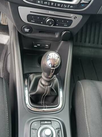 Рено Меган, объемом двигателя 1.5 л и пробегом 125 тыс. км за 9250 $, фото 90 на Automoto.ua