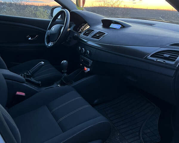 Рено Меган, объемом двигателя 1.2 л и пробегом 157 тыс. км за 5500 $, фото 10 на Automoto.ua