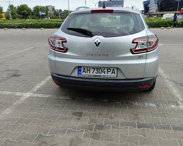 Рено Меган, объемом двигателя 1.46 л и пробегом 212 тыс. км за 9000 $, фото 2 на Automoto.ua