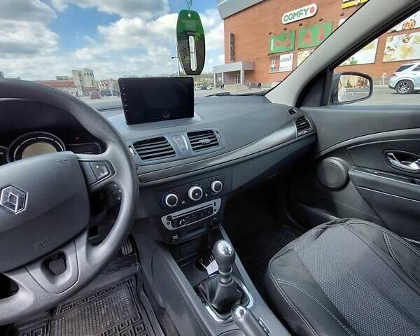 Рено Меган, объемом двигателя 1.5 л и пробегом 207 тыс. км за 8300 $, фото 50 на Automoto.ua