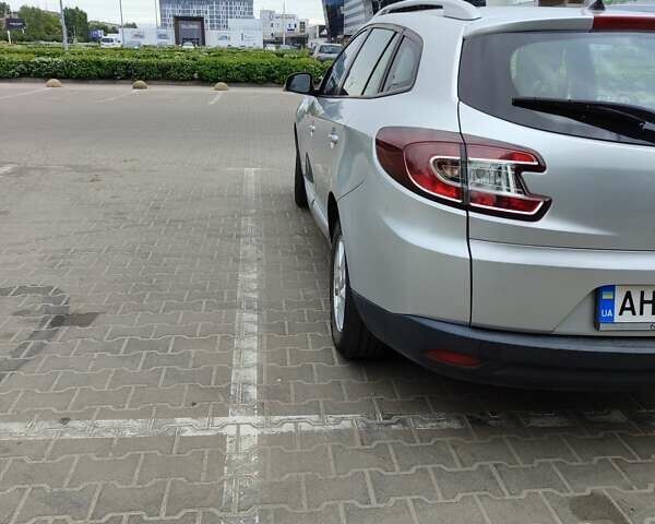 Рено Меган, объемом двигателя 1.46 л и пробегом 212 тыс. км за 9000 $, фото 1 на Automoto.ua