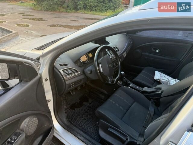 Рено Меган, объемом двигателя 1.5 л и пробегом 167 тыс. км за 7600 $, фото 4 на Automoto.ua