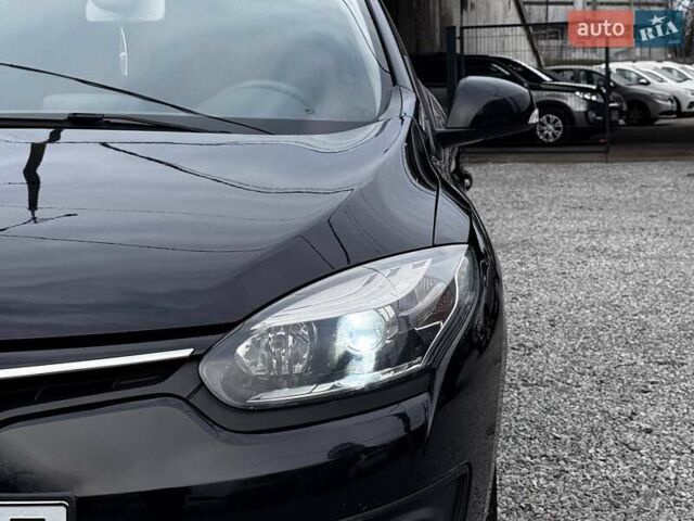 Рено Меган, объемом двигателя 1.5 л и пробегом 214 тыс. км за 8600 $, фото 2 на Automoto.ua