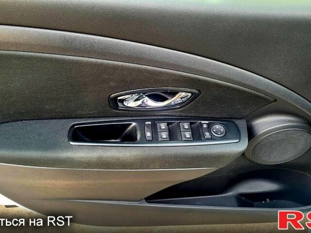 Рено Меган, объемом двигателя 1.5 л и пробегом 125 тыс. км за 10400 $, фото 11 на Automoto.ua