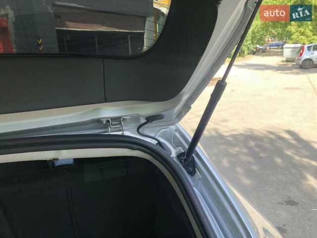 Рено Меган, объемом двигателя 1.5 л и пробегом 190 тыс. км за 8800 $, фото 16 на Automoto.ua