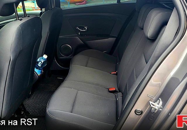 Рено Меган, объемом двигателя 15 л и пробегом 220 тыс. км за 8800 $, фото 11 на Automoto.ua