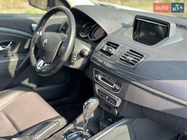 Рено Меган, объемом двигателя 1.46 л и пробегом 255 тыс. км за 9999 $, фото 17 на Automoto.ua