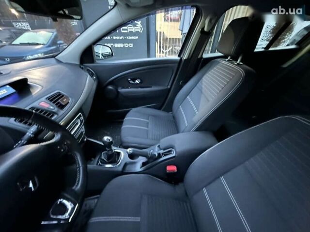 Рено Меган, объемом двигателя 1.5 л и пробегом 110 тыс. км за 9999 $, фото 12 на Automoto.ua