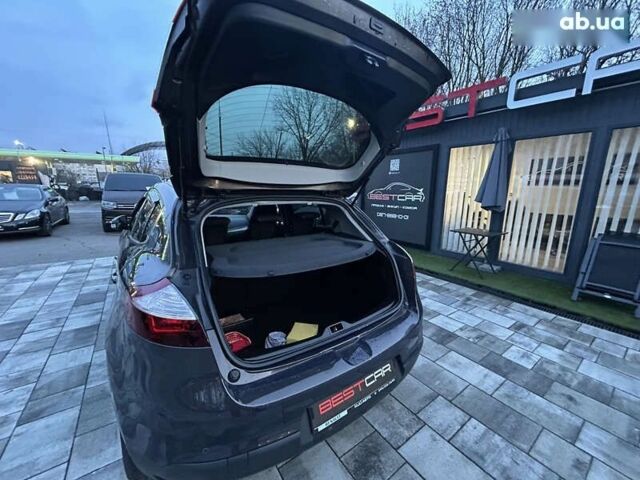 Рено Меган, объемом двигателя 1.5 л и пробегом 110 тыс. км за 9999 $, фото 16 на Automoto.ua