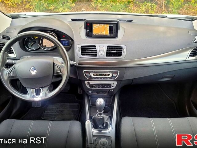Рено Меган, объемом двигателя 1.5 л и пробегом 125 тыс. км за 10400 $, фото 8 на Automoto.ua