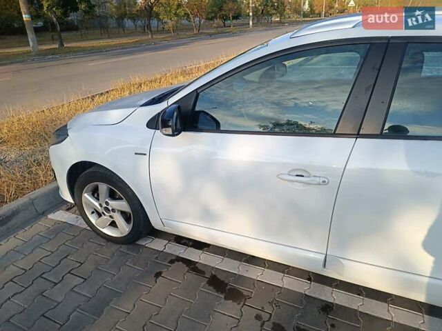 Рено Меган, объемом двигателя 1.46 л и пробегом 336 тыс. км за 8100 $, фото 3 на Automoto.ua