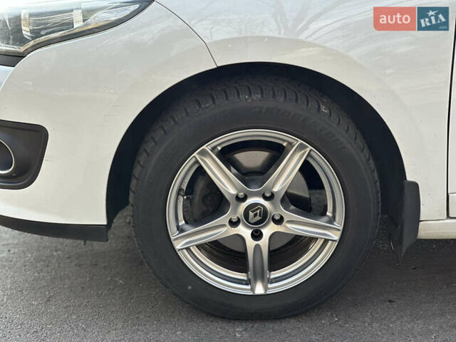 Рено Меган, объемом двигателя 1.46 л и пробегом 255 тыс. км за 9999 $, фото 8 на Automoto.ua